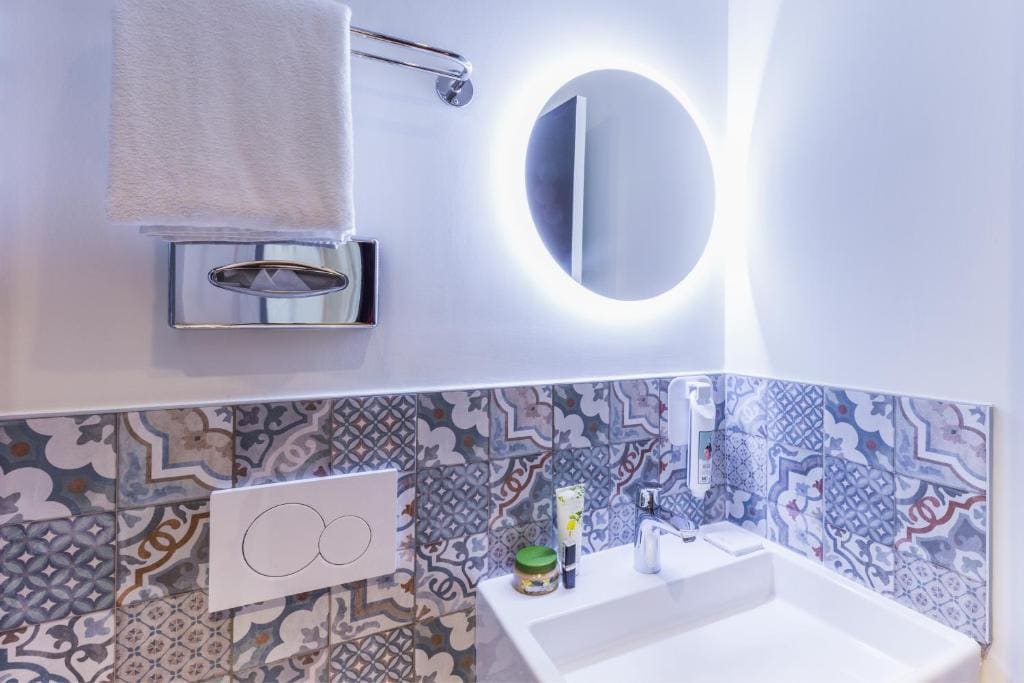 Two Adjacent Double Rooms room - Image 2