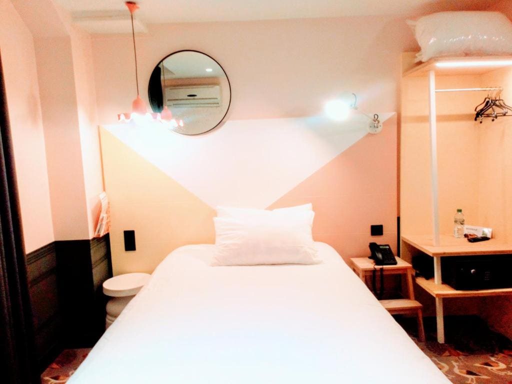 Standard Room with 1 Single Bed room - Image 2