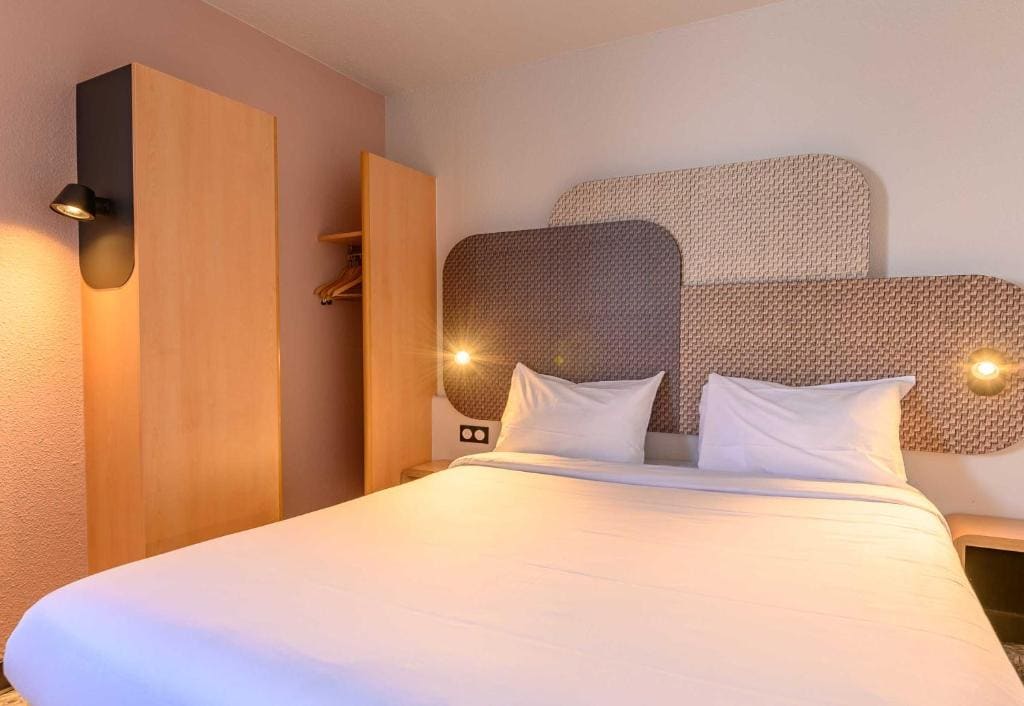 Standard Twin Room room - Image 1