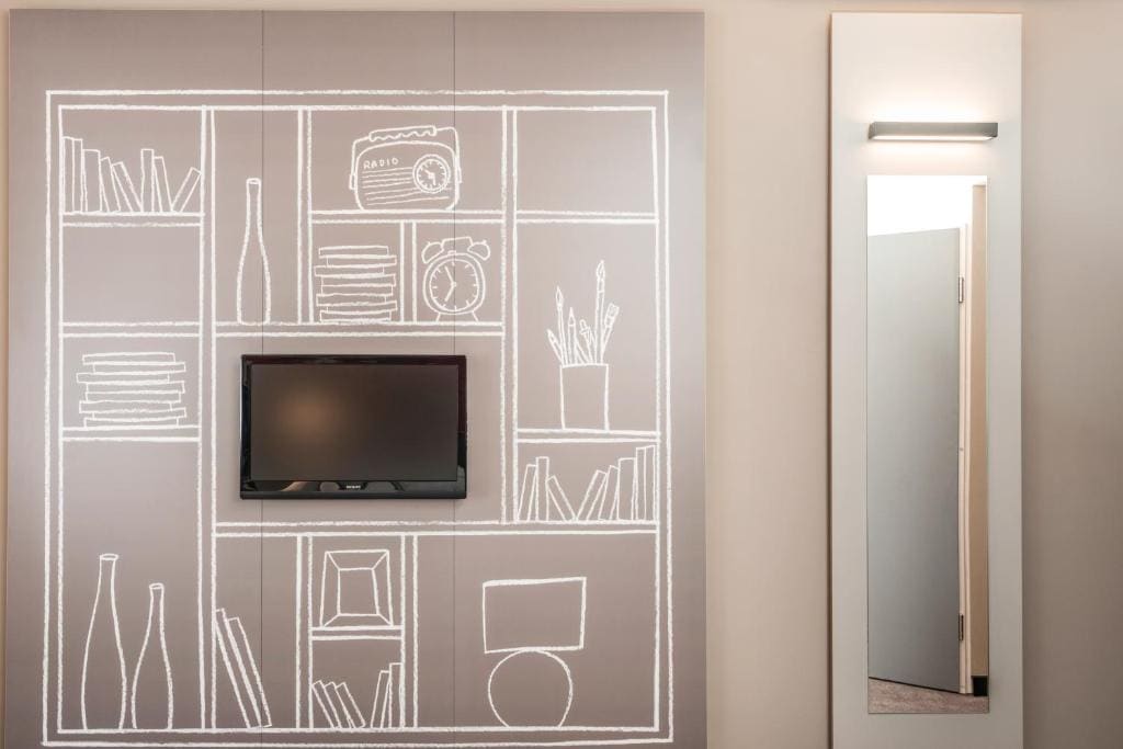 2 Adjacent Rooms room - Image 2
