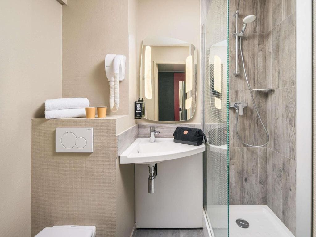 Standard Twin Room room - Image 2