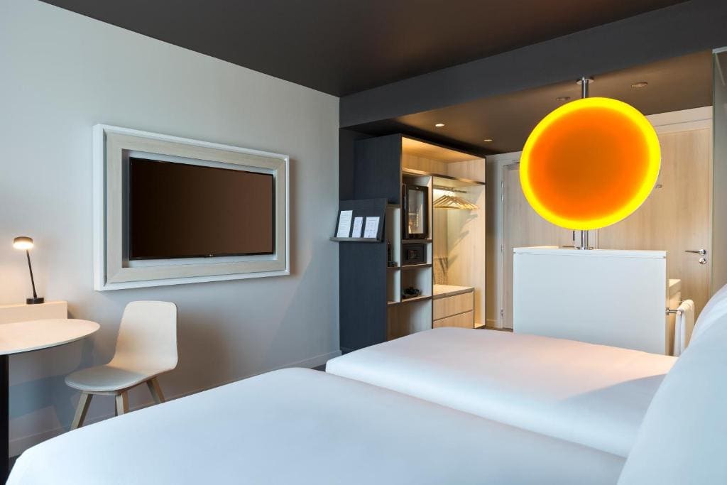 The INNSiDE Room - Twin beds room - Image 1