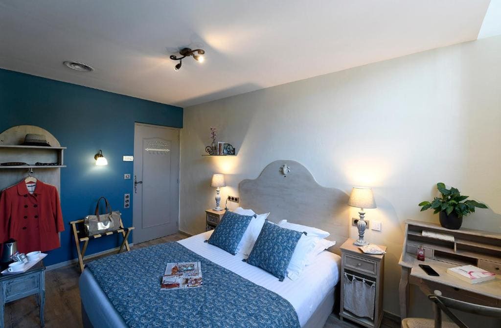 Double Room with Balcony room - Image 1