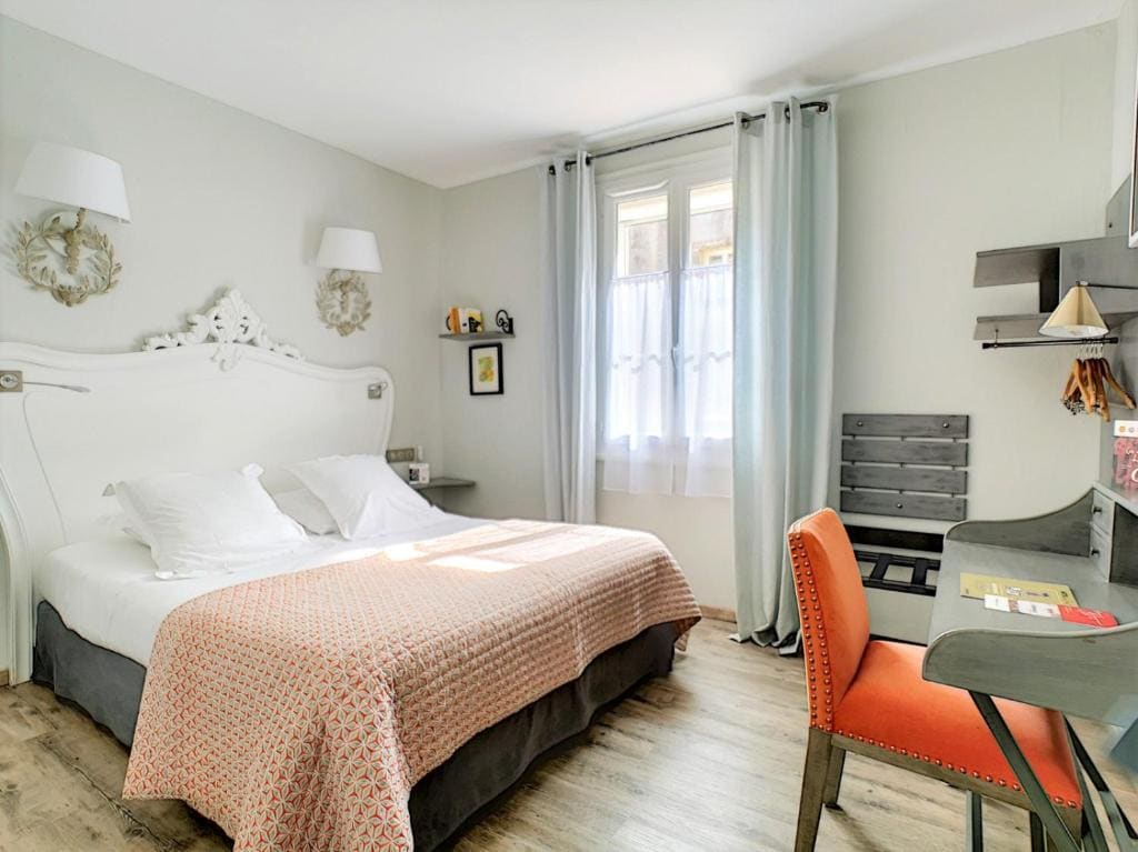 Superior Double or Twin Room room - Image 3