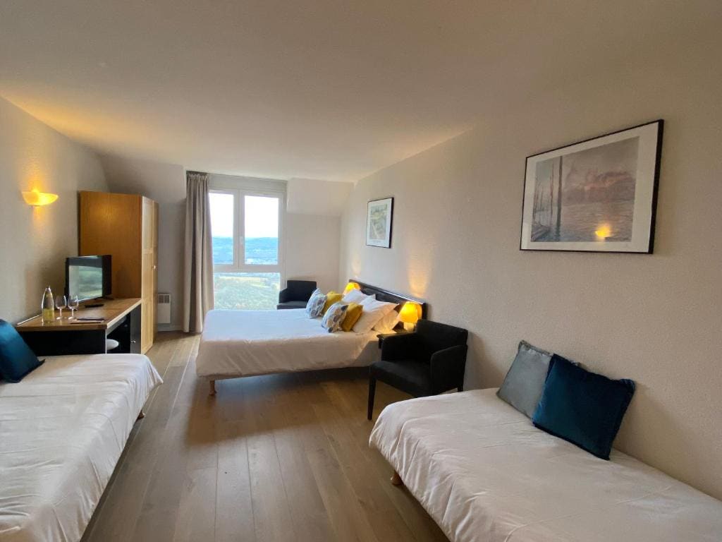 Quadruple Room room - Image 1