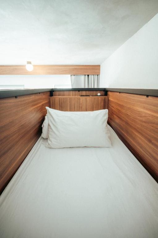 JOST OVERSIZE - Family Room room - Image 3