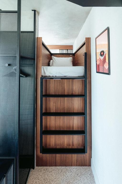 JOST OVERSIZE - Family Room room - Image 1