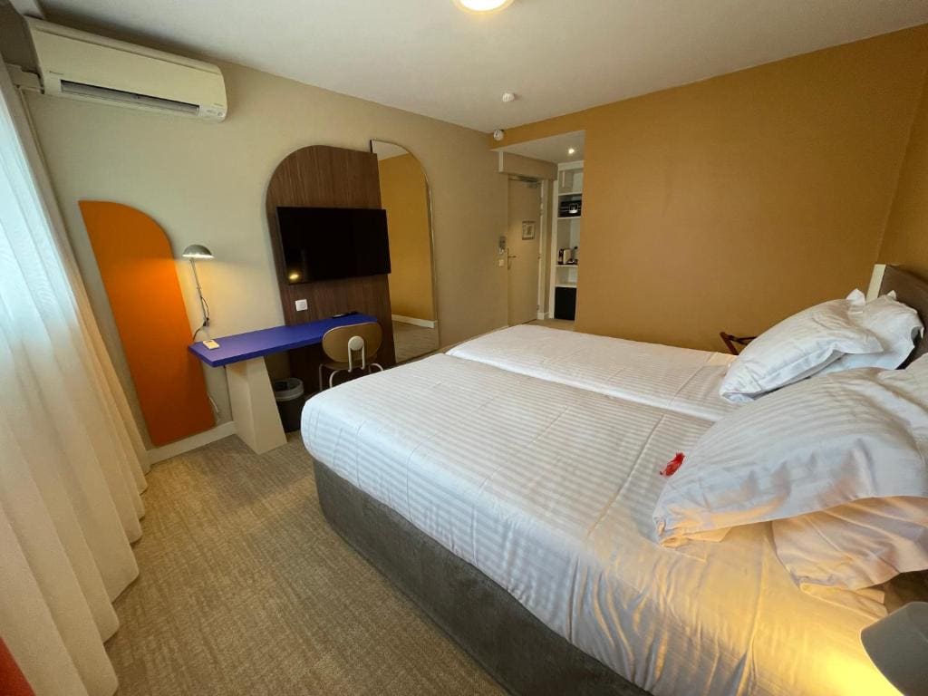 Standard Twin Room room - Image 1