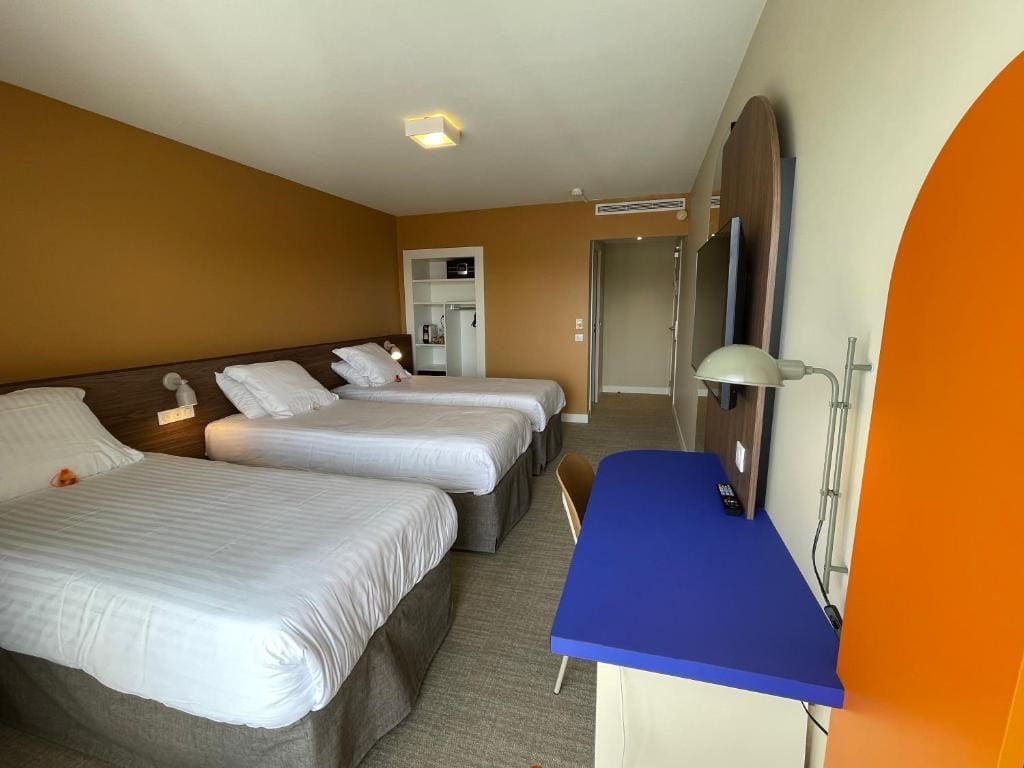 Prestige Triple Room room - Image 2