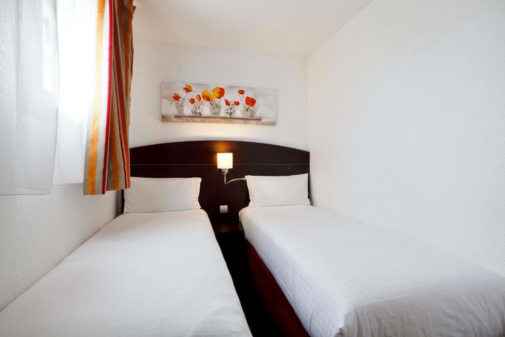 Standard Room - 4 Single Beds room - Image 1