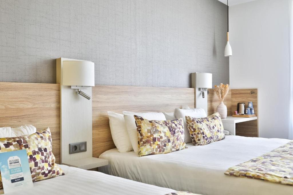Triple Room (1 Double Bed + Single Bed) room - Image 1