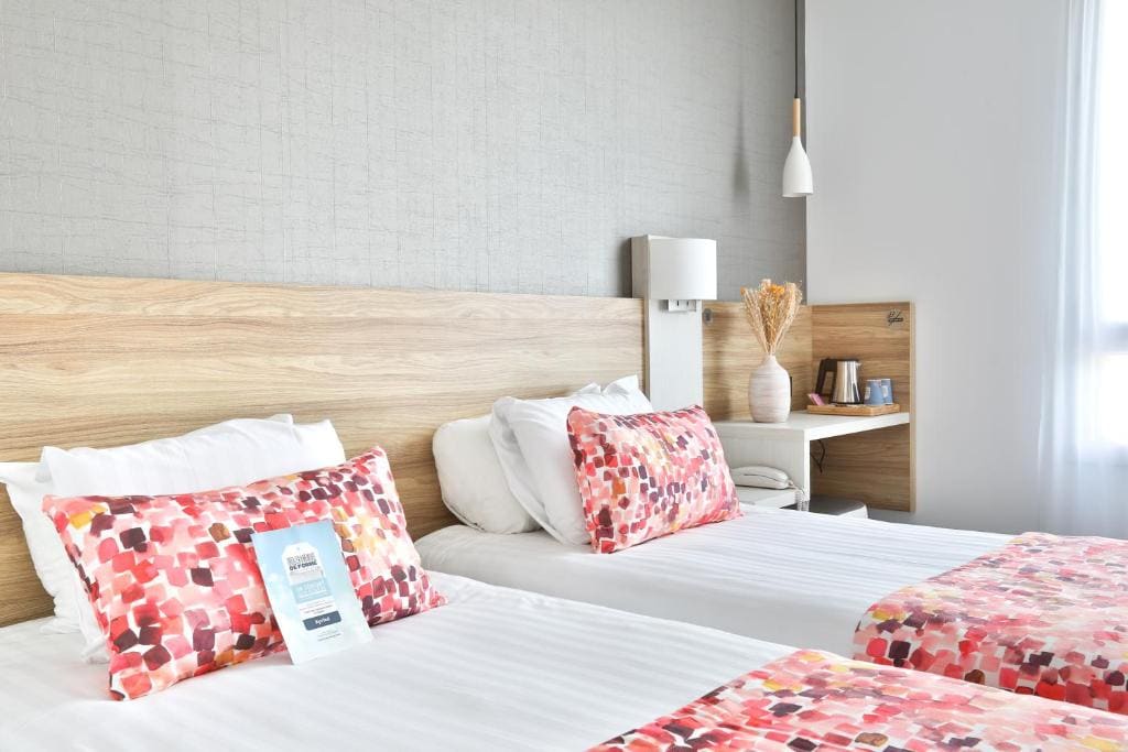 Standard Twin Room room - Image 1
