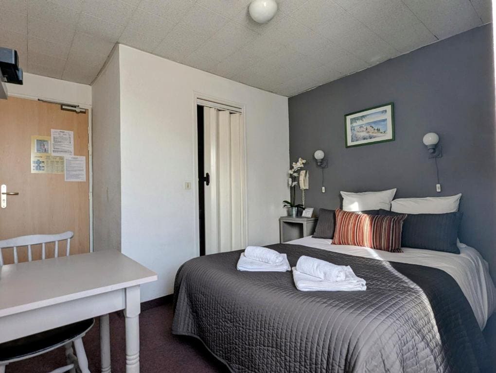 Standard Double Room room - Image 2