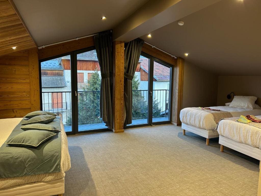 Family Room with Garden View room - Image 2