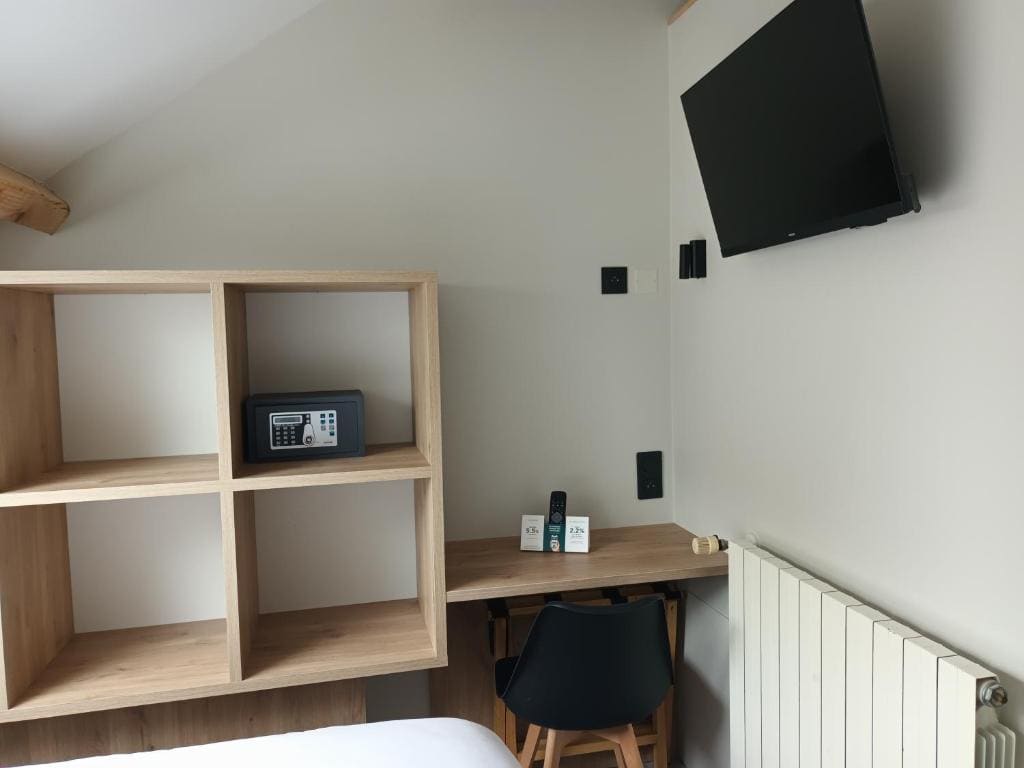 Family Room room - Image 2