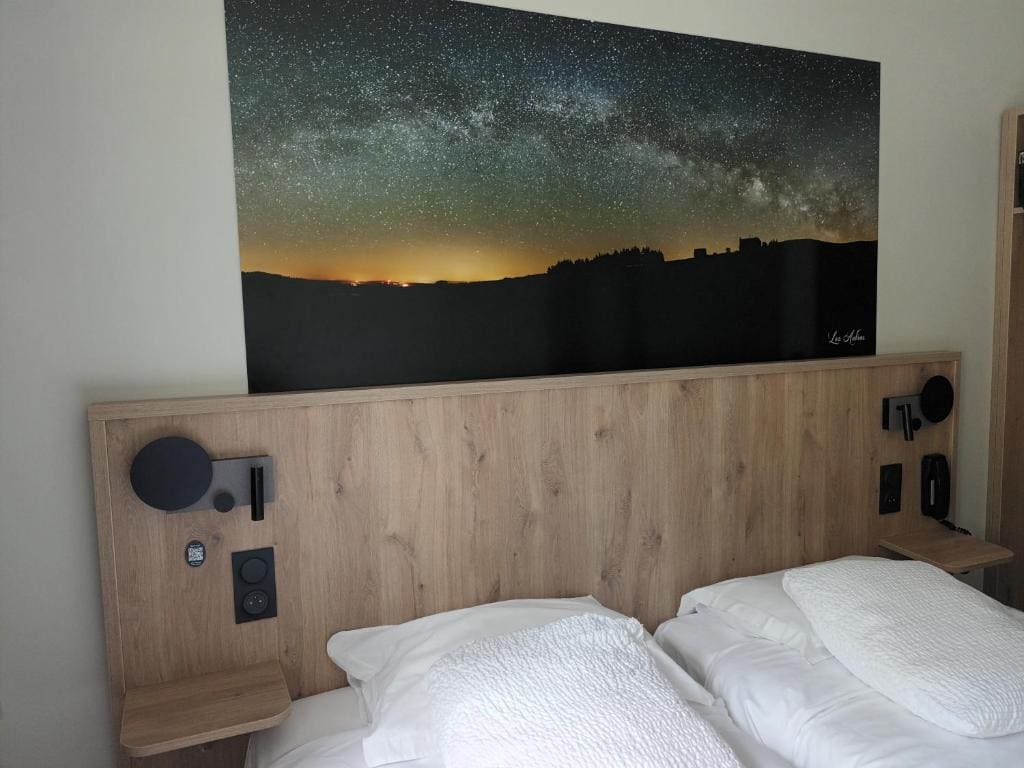 Standard Twin Room room - Image 3