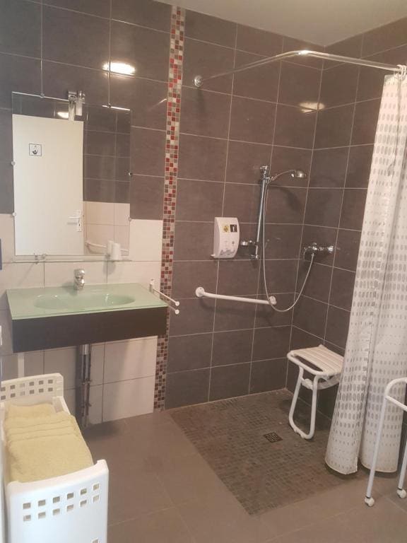 Double Room - Disability Access room - Image 2