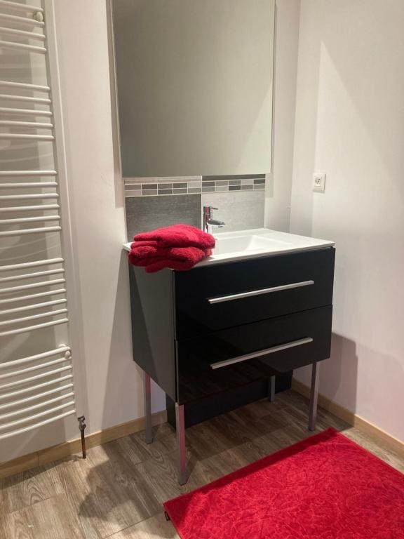 Apartment room - Image 1
