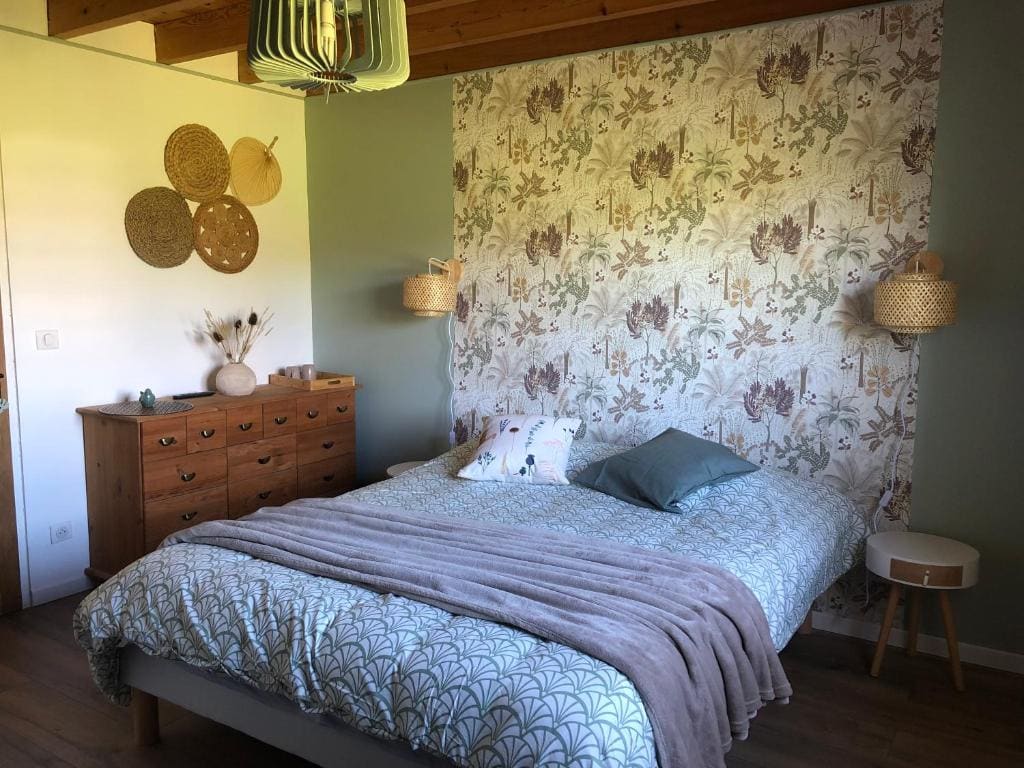 Queen Room with Garden View room - Image 1
