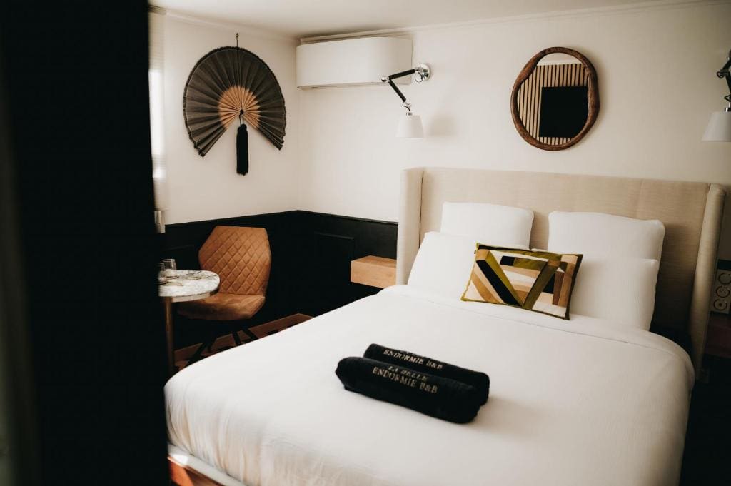 Superior Double Room with a Queen size bed room - Image 3