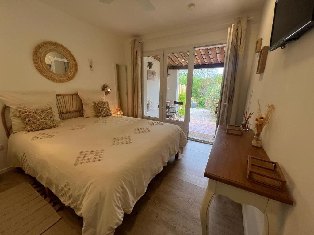 Double Room with Private Bathroom room - Image 1