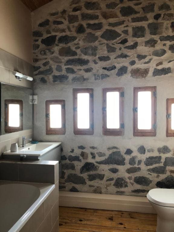 Quadruple Room with Private Bathroom room - Image 1