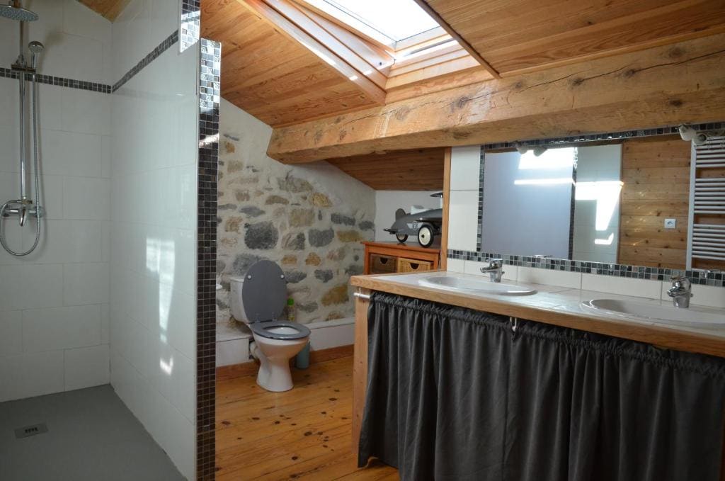 Triple Room with Private Bathroom room - Image 1