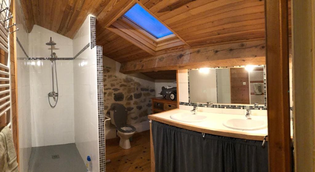 Triple Room with Private Bathroom room - Image 3