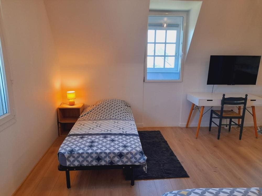 Family Room with Bathroom room - Image 1