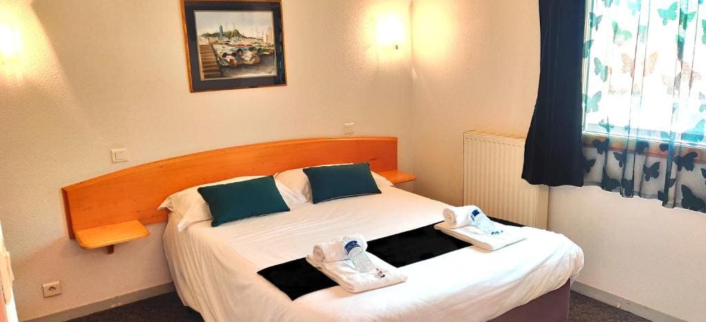 Standard Double Room room - Image 2