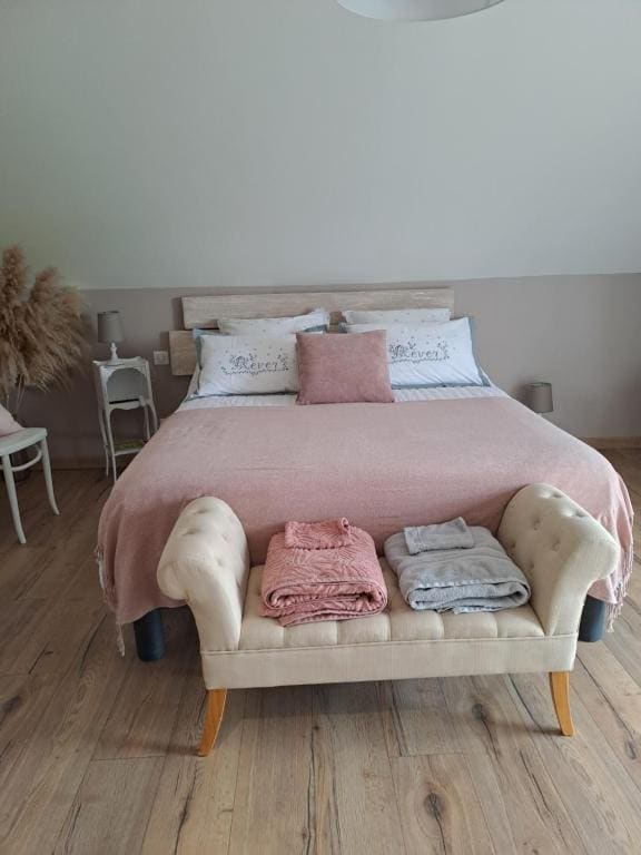 Double Room with Private Bathroom room - Image 2