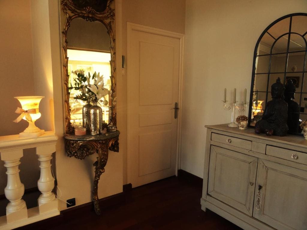 Queen Suite room - Image 1