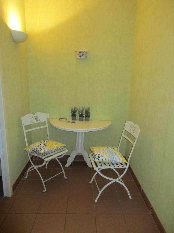 Double Room with Garden View room - Image 3