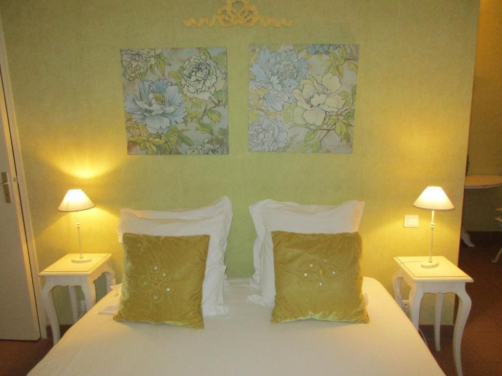 Double Room with Garden View room - Image 1