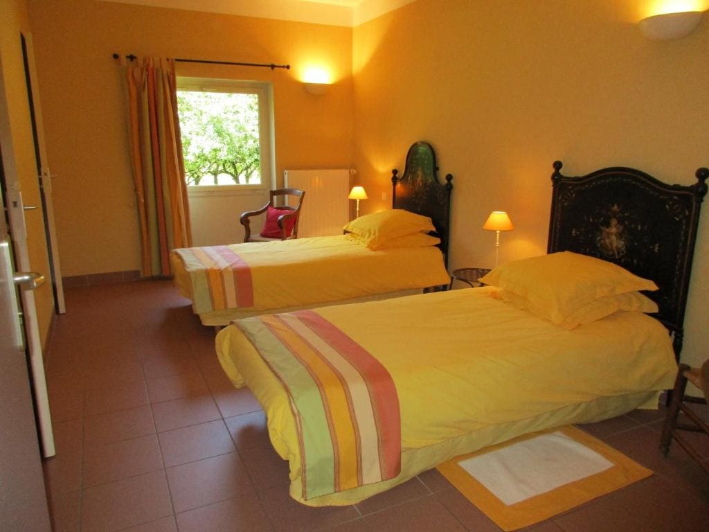 Twin Room with Garden View room - Image 1