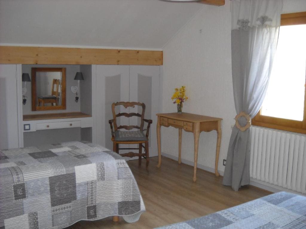 Triple Room with Private Bathroom room - Image 1
