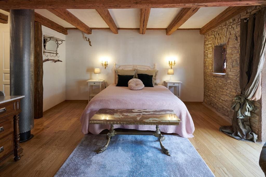 Double Room with Private Bathroom room - Image 2