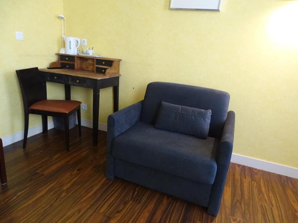 Classic Triple Room room - Image 3