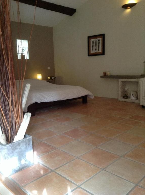 Suite room - Image 1