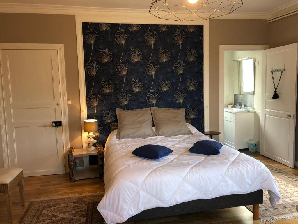 Double Room with Private Bathroom room - Image 3