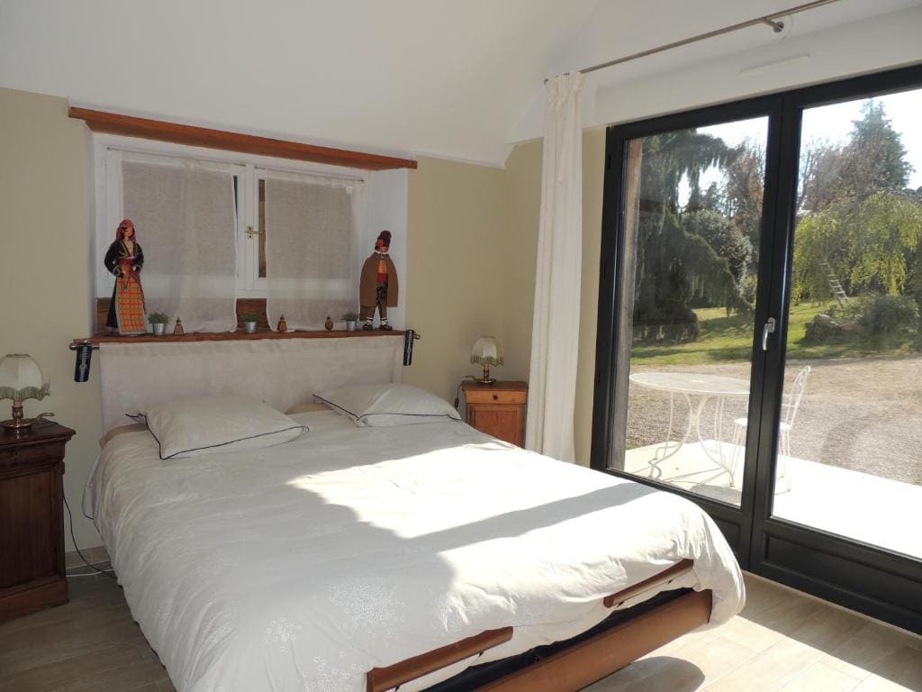 Double Room with Garden View room - Image 3