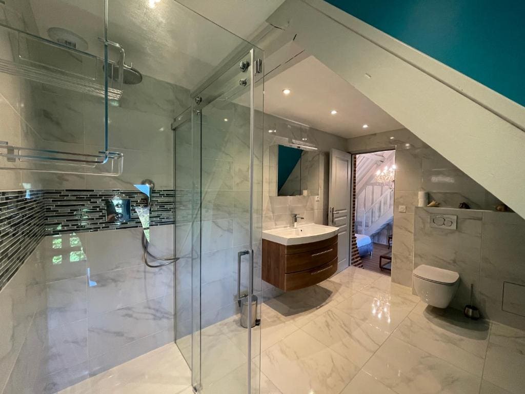 Family Suite with Balcony room - Image 2