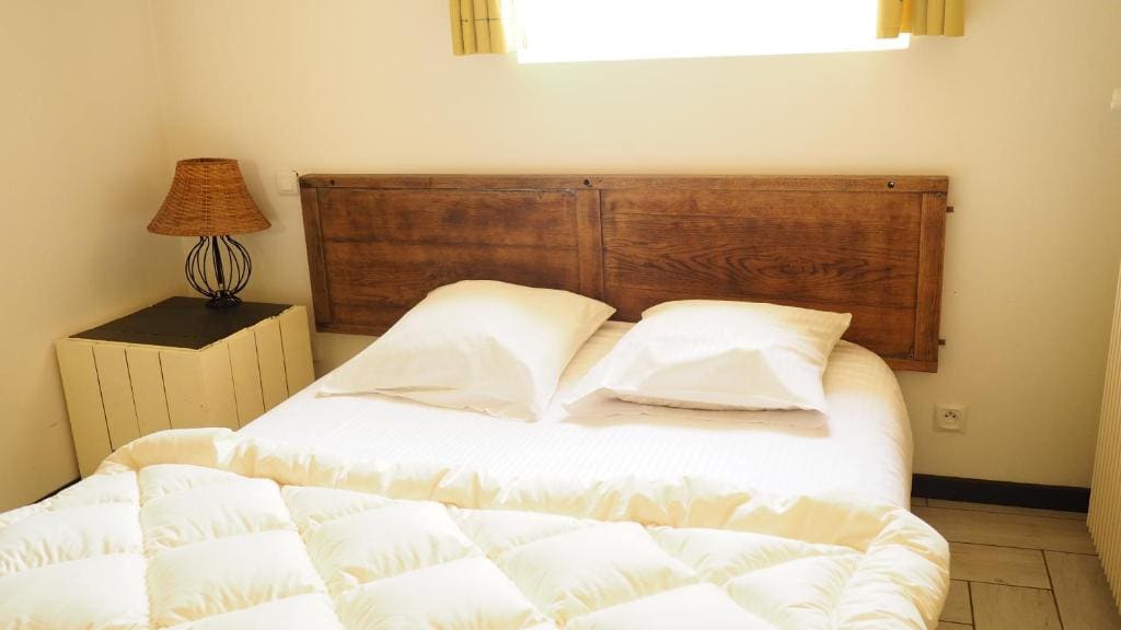 Deluxe Double Room with Shower room - Image 1