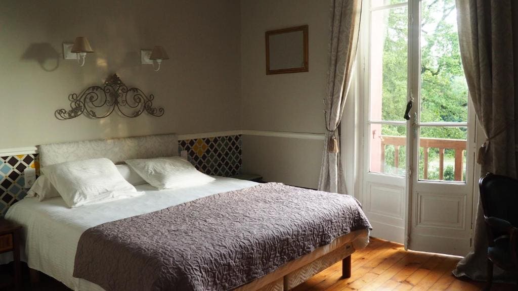 Double Room with Private Bathroom room - Image 1