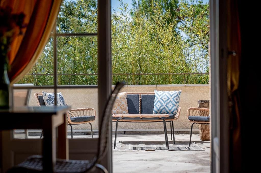 One-Bedroom Apartment with Terrace room - Image 1