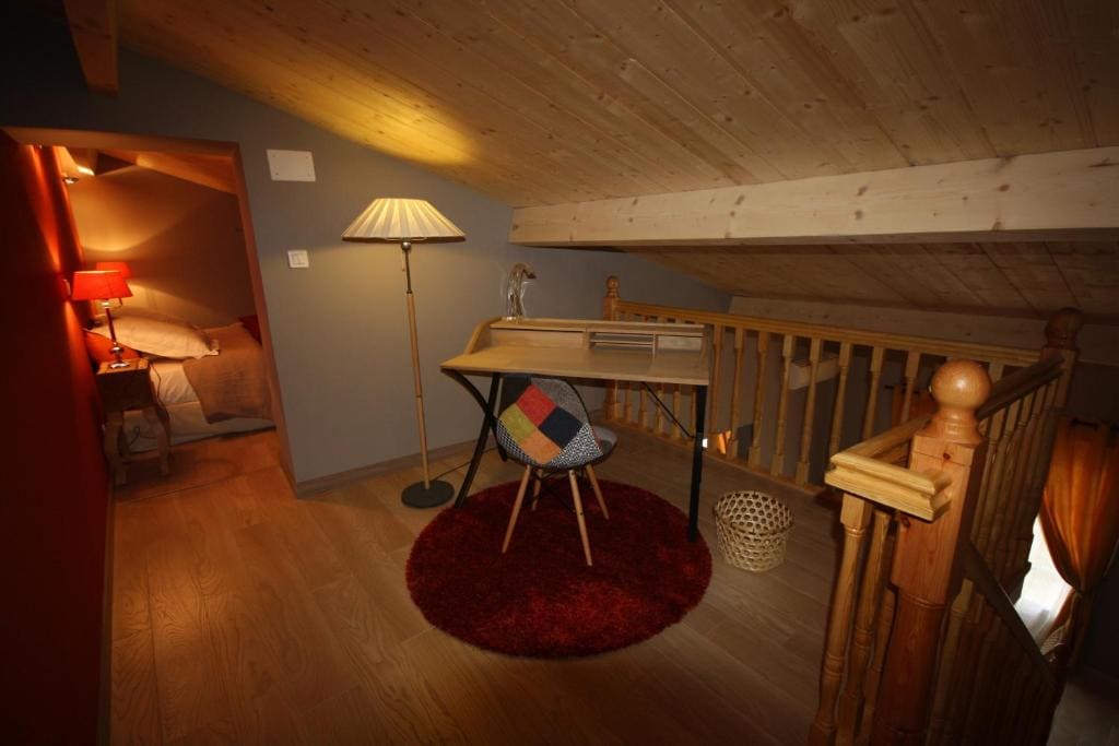 One-Bedroom Apartment with Terrace room - Image 2