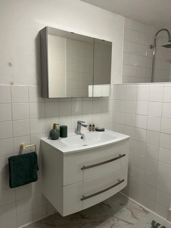 Double Room with Private Bathroom room - Image 1