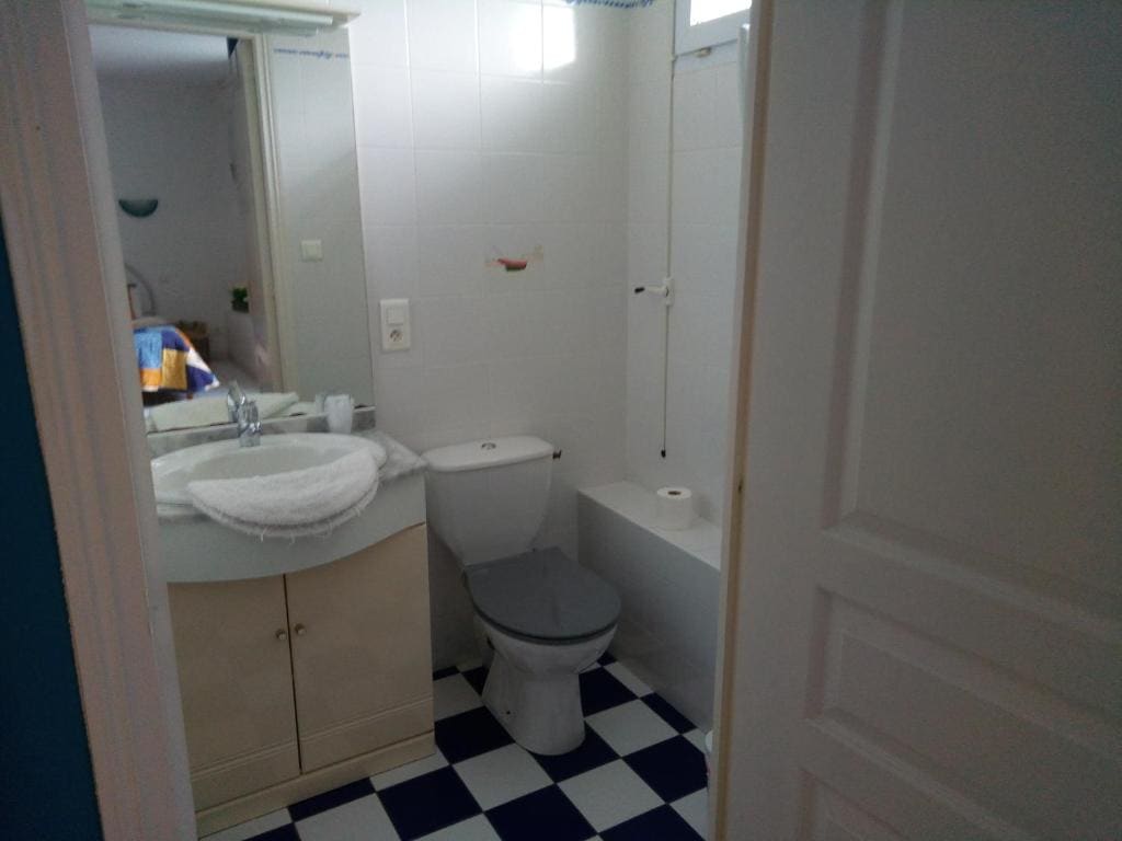 One-Bedroom Cottage room - Image 3