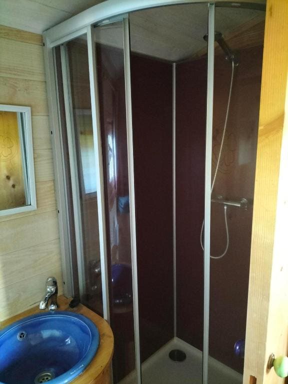 Wooden Caravan room - Image 1