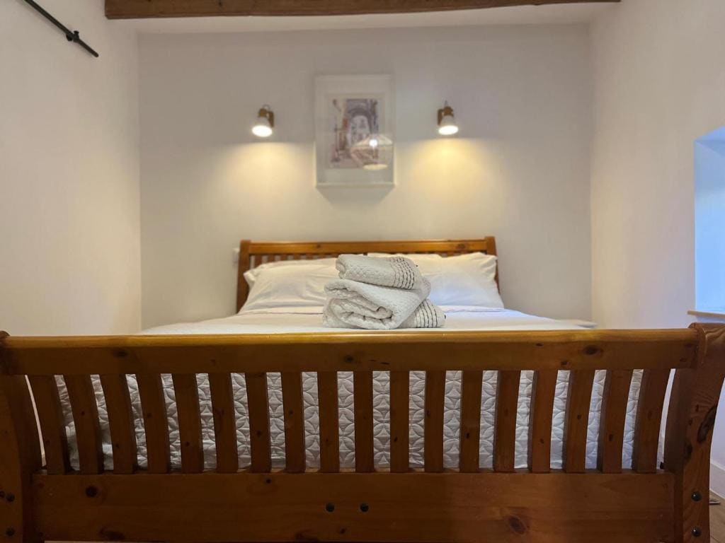 Vacation Home room - Image 1